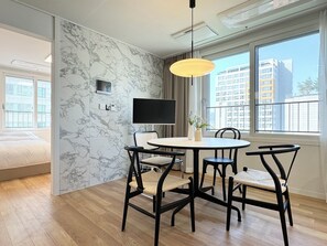 Standard Twin Room | Living area - GUDO RESIDENCE CHUNGMURO (Seoul)