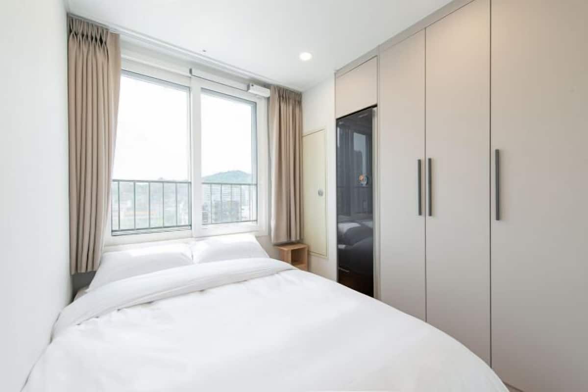 Cortinas blackout, ferros/tábuas de passar roupa, Wi-Fi de cortesia