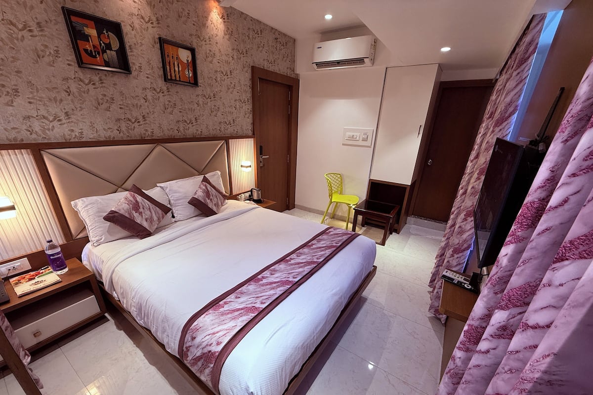 Luxury Double Room | 1 bedroom, hypo-allergenic bedding, down comforters, Select Comfort beds
