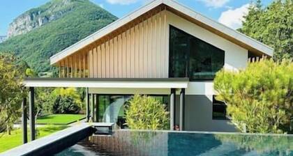 Villa La Savaux - Four Bedroom Villa, Sleeps 8