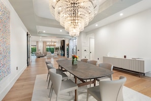 4 bedrooms, desk, Internet - NEW The Casa Privada Experience (Scottsdale)