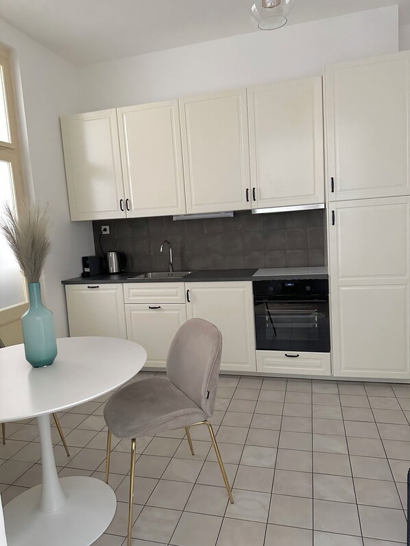 Mikrowelle, Geschirrspüler