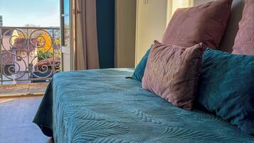 Family Triple Room, Balcony | Soundproofing, free WiFi, bed sheets