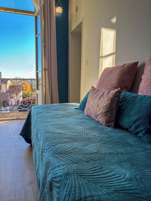 Family Triple Room, Balcony - La Belle Époque (Cournon-d'Auvergne)