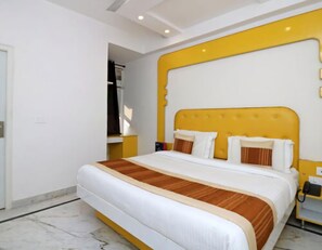 1 bedroom, WiFi - Cozy hotel Leo Continental in New Delhi with AC Room (New Delhi)