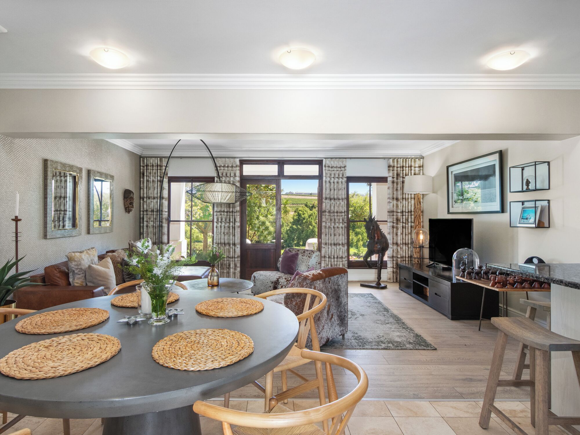 Superior Villa | In-room dining