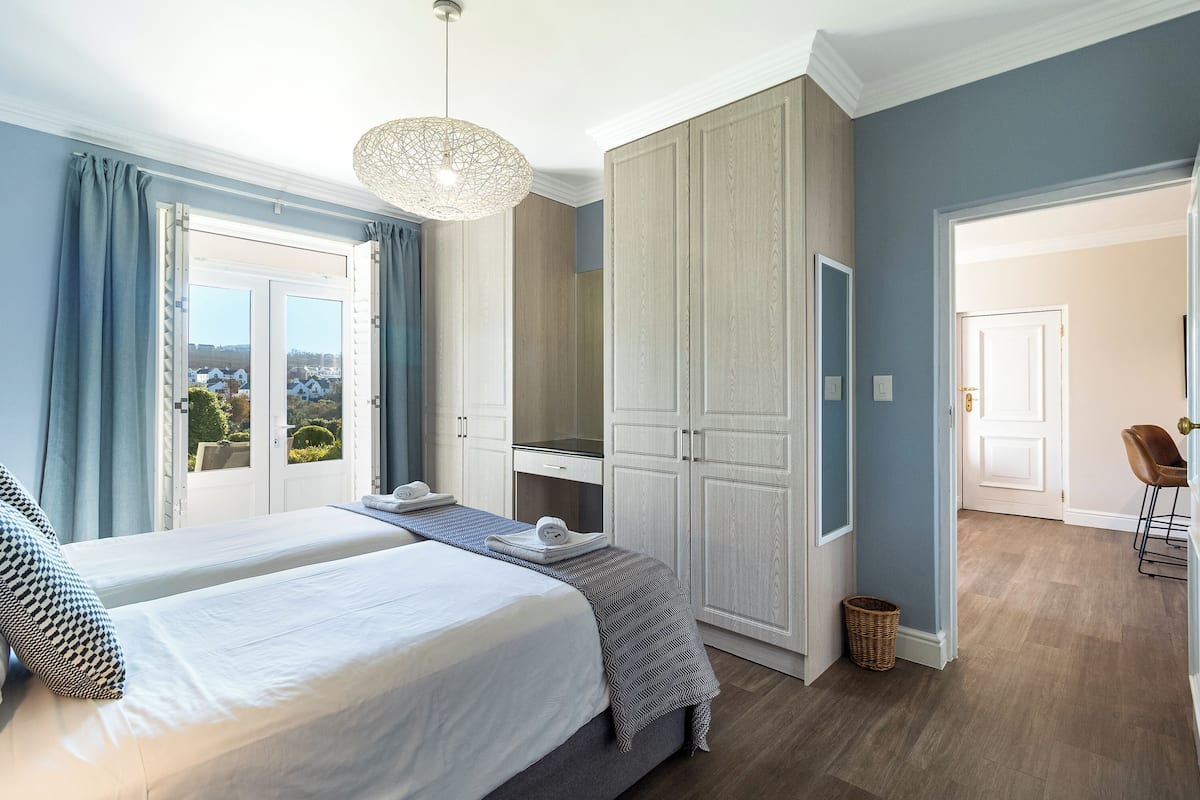 Classic Villa | In-room safe, laptop workspace, iron/ironing board, WiFi (free)