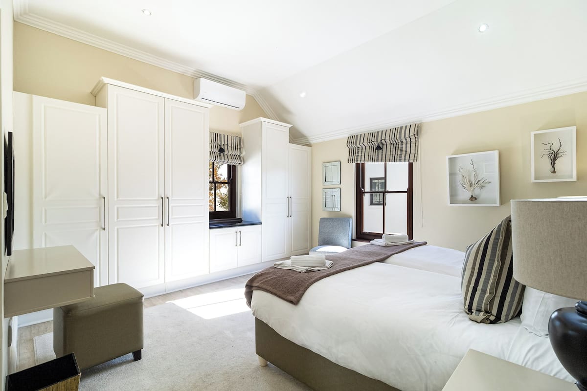 Traditional Villa | In-room safe, laptop workspace, iron/ironing board, WiFi (free)