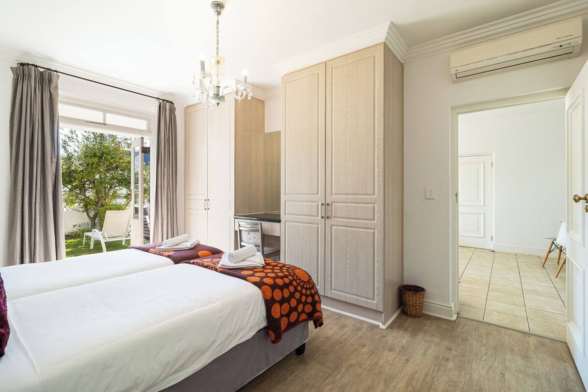 Standard Villa | In-room safe, laptop workspace, iron/ironing board, WiFi (free)