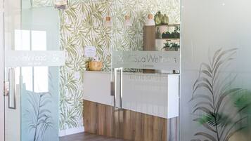 Ruang perawatan pasangan, perawatan tubuh, perawatan wajah, dan pijat