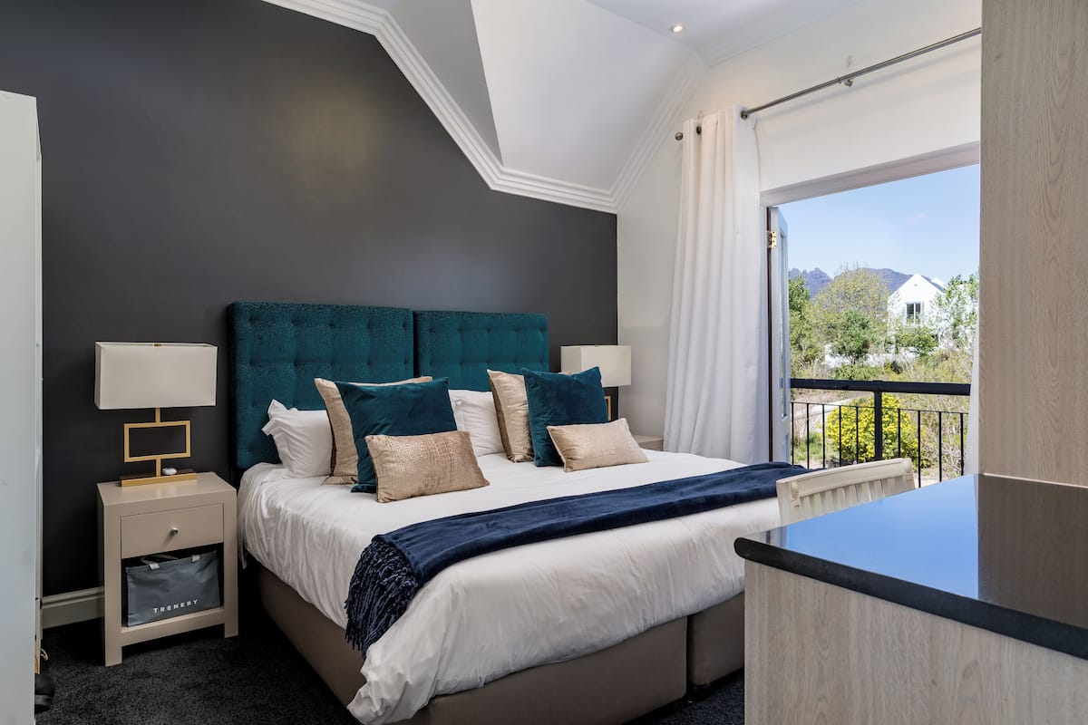 Exclusive Villa | In-room safe, laptop workspace, iron/ironing board, WiFi (free)