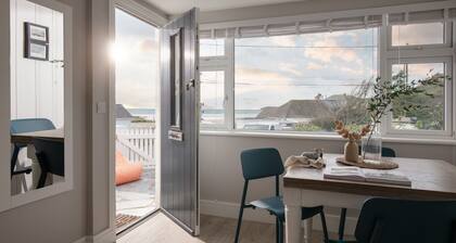 TidePod - stylish holiday chalet in the centre of Polzeath