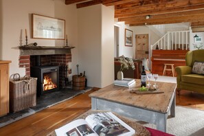 Interior - Calenick -  a stylish cottage that sleeps 8 guests in 4 bedrooms (Trelights)