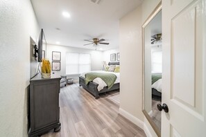 3 chambres, fer et planche à repasser, Wi-Fi, draps fournis