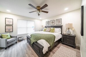 3 bedrooms, iron/ironing board, WiFi, bed sheets