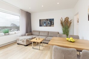 Fernseher, Stereoanlage