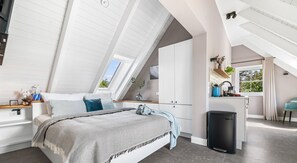 1 bedroom, travel cot, free WiFi, bed sheets