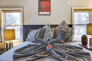 3 室のベッドルーム、WiFi (無料)、ベッドシーツ