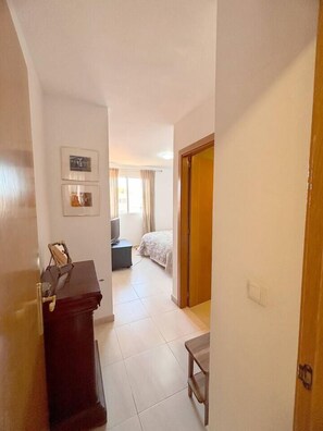 2 chambres, fer et planche Ă repasser, Wi-Fi, draps fournis