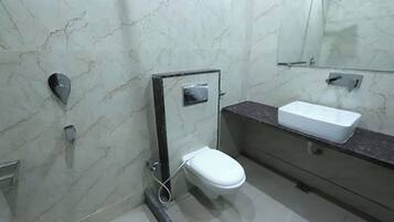 Dutxa, tovalloles i paper higiènic