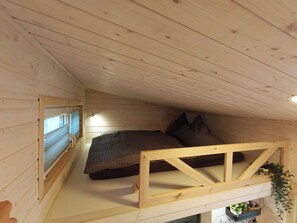 2 bedrooms, bed sheets