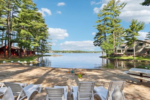 Lake Life at Island Pointe