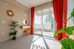 Minibar, escritorio, cunas gratuitas y wifi gratis 
