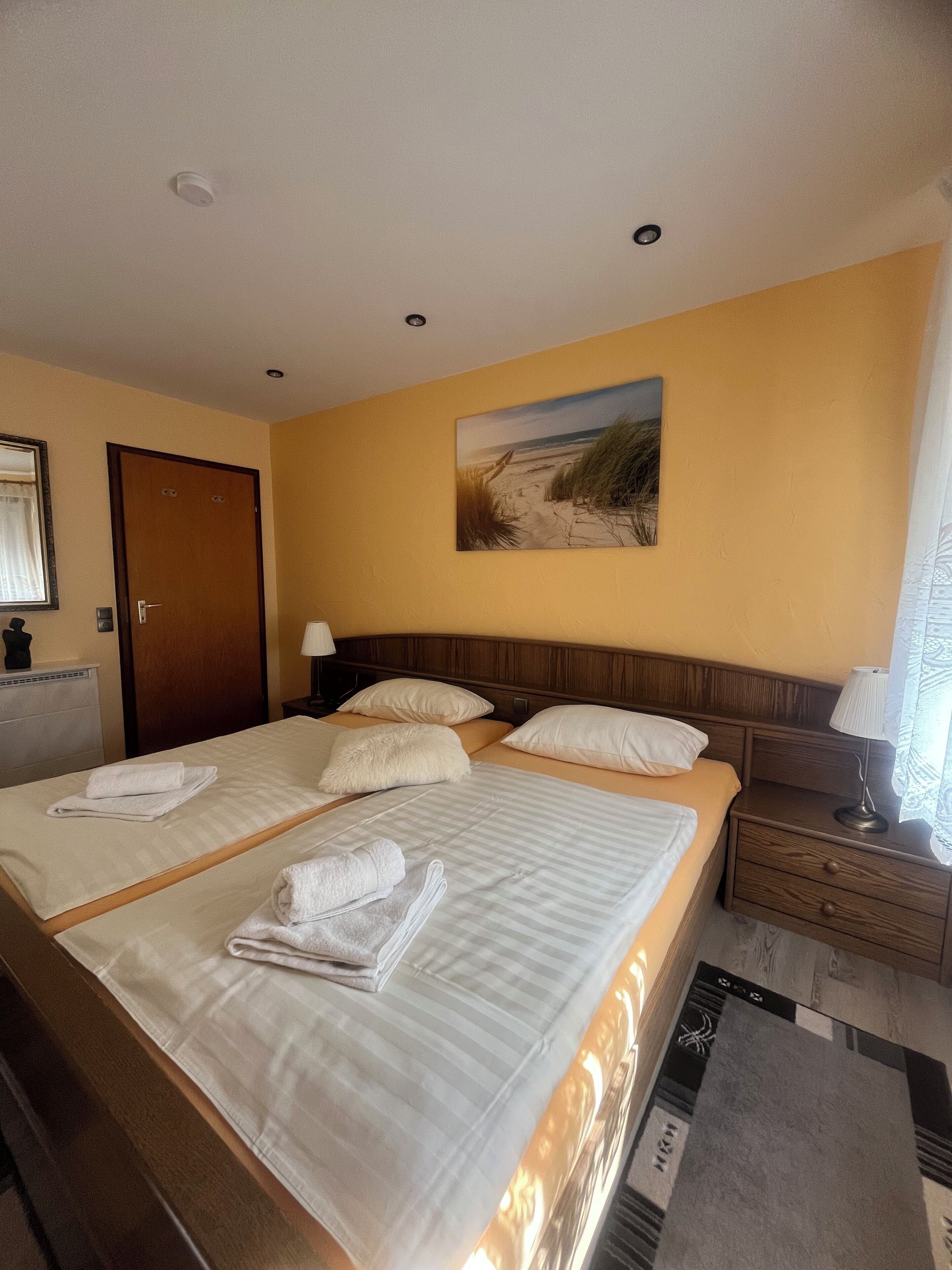 2 chambres, fer et planche à repasser, Wi-Fi, draps fournis