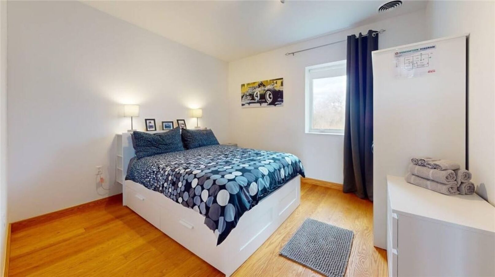 2 slaapkamers, een strijkplank/strijkijzer, gratis wifi, beddengoed