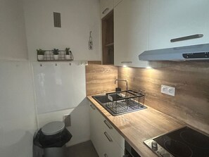 Mikrowelle, Ofen, Herdplatte, Geschirrspüler