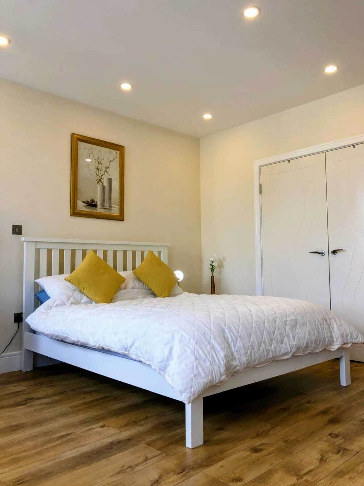 1 bedroom, desk, iron/ironing board, WiFi