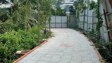 Comfort Double Room Single Use, 1 Large Twin Bed, Garden View, Lakeside | Free WiFi