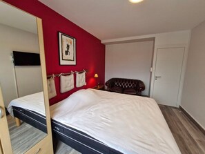 2 bedrooms, WiFi - Renovated sea-facing T3 with balcony and WiFi in Saint-Jean-de-Monts (Saint-Jean-de-Monts)