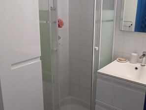 Bathroom - T2 Apartment Frontignan Beach, 6 people, port view, with parking (Frontignan)