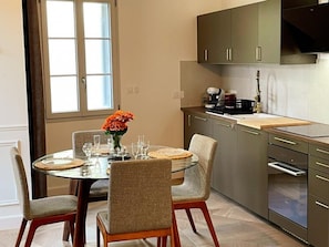 Fridge, microwave, oven, dishwasher