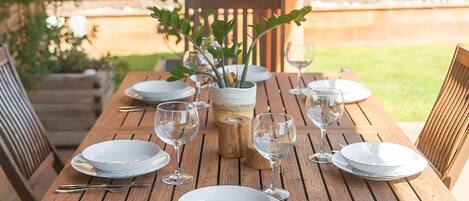 تناول الطعام بالخارج