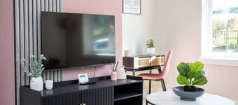 Lydia Terrace | Parking | Wi-Fi