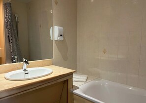 Quarto básico | Banheiro