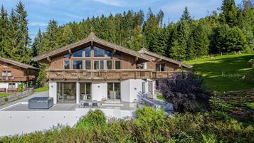 Villa | Exterior