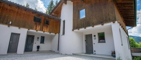Villa | Exterior
