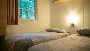 3 chambres, ameublement personnalisé, draps fournis