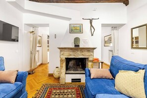 Unclassified image, 5 of 20, button