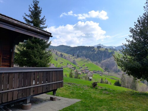 Schönes  Ferienhaus für 3 Personen mit TV, Innenhof, Haustiere erlaubt und Panoramablick
