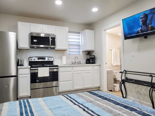 The Studio on Polk - Cozy Downtown Studio!