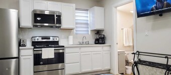 The Studio on Polk - Cozy Downtown Studio!