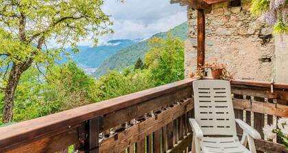Beautiful private villa for 6 people with TV, patio, pets allowed and panoramic view