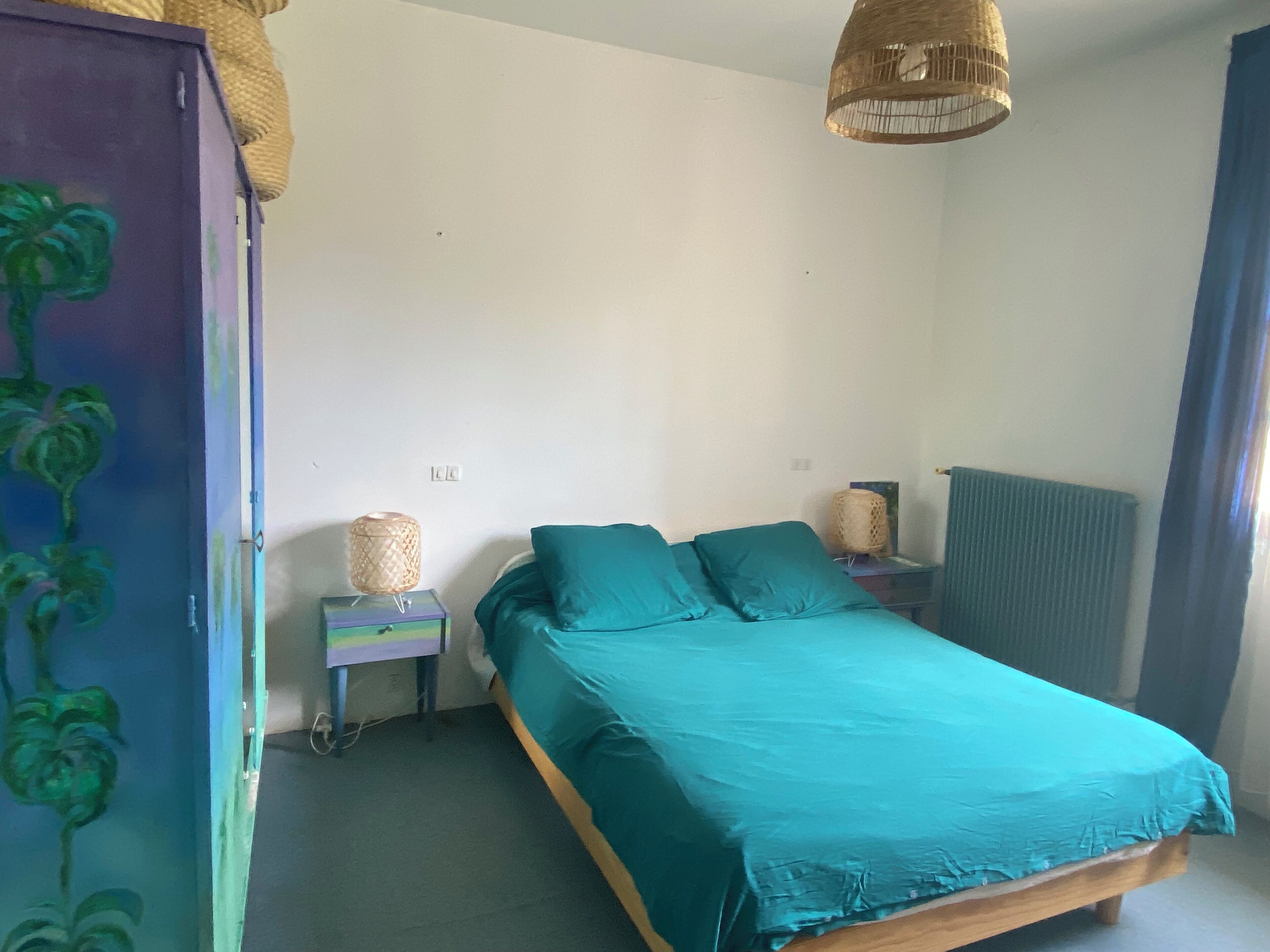 2 chambres, fer et planche à repasser, draps fournis