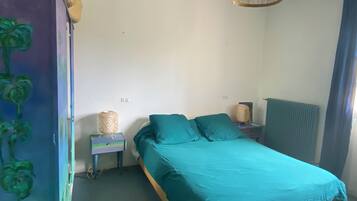 2 chambres, fer et planche Ă repasser, draps fournis