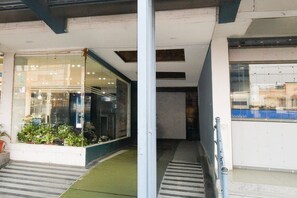 House | Reception - Elegant Stays at Vanasthalipuram Hyderabad (Hyderabad)