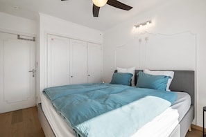 3 habitaciones y tabla de planchar con plancha 
